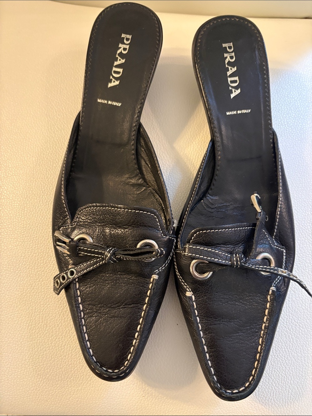 Prada Black Leather Luxury Mules with Eyelet Lacing Shoes kitten heel 8.5 9 39